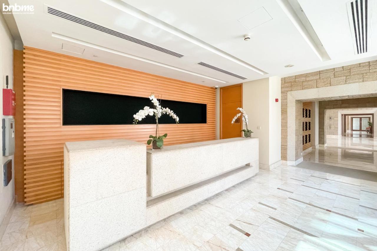 Daire Dubai Marina 2Br Apt - Pool, Gym & Balcony