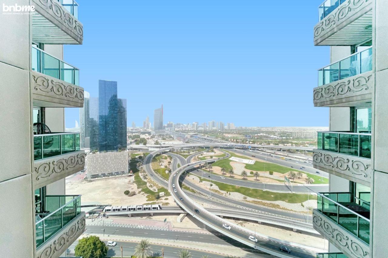 Dubai Marina 2Br Apt - Pool, Gym & Balcony