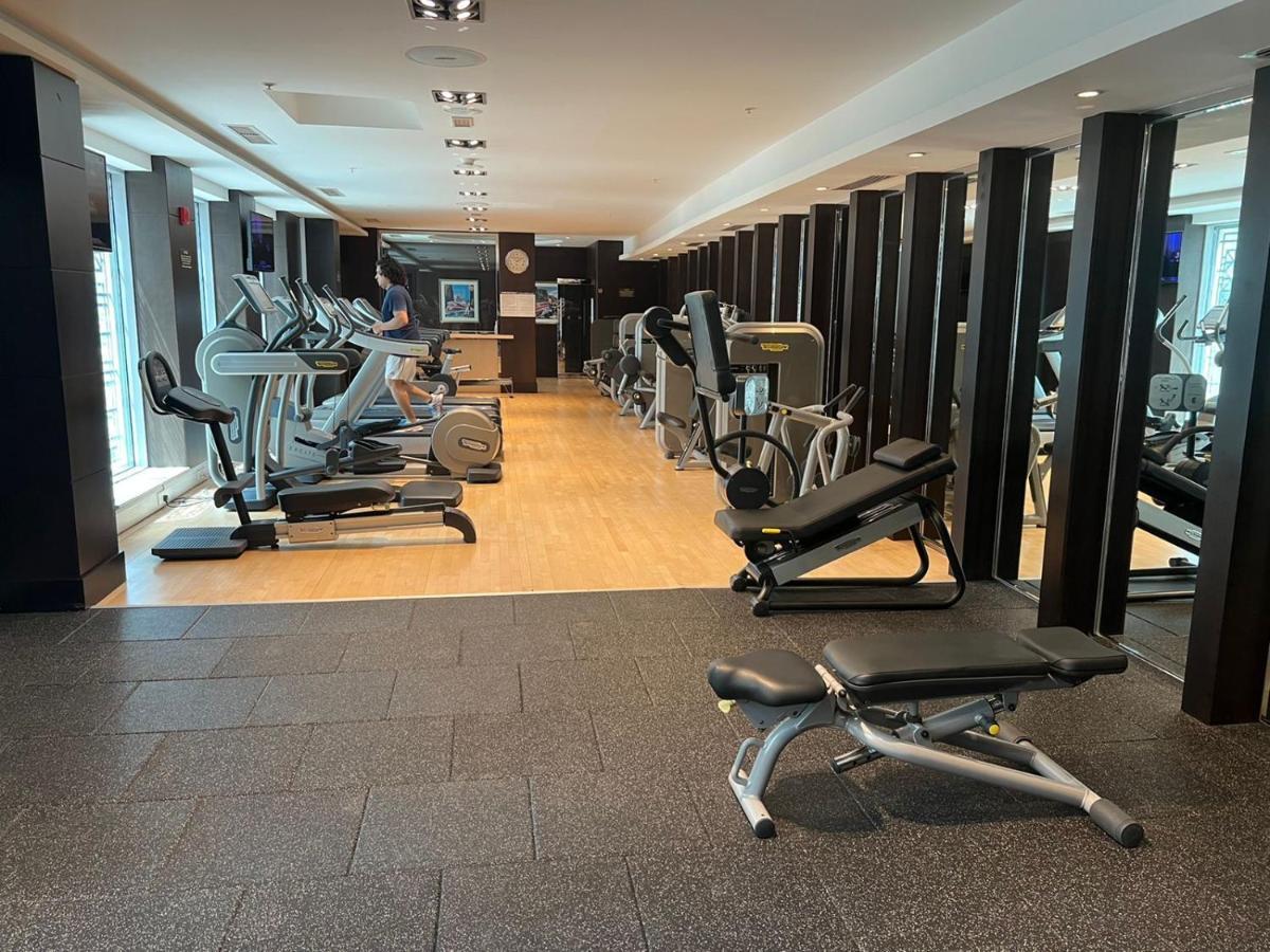First Class 2br With Full Downtown Skyline View Dubai