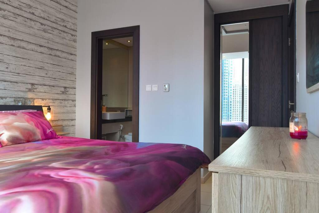 Stylish 1-br Marina View Apt In Silverene Tower *