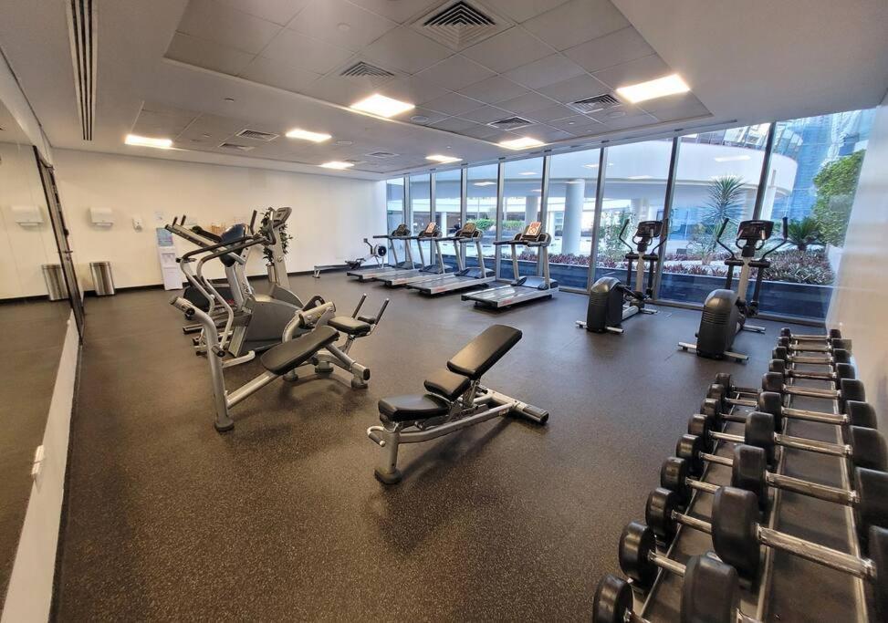 Stylish 1-br Marina View Apt In Silverene Tower *