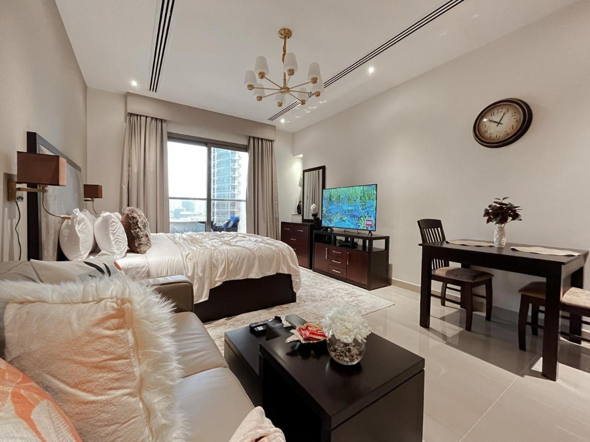 Trophy - Sky High Haven Dubai