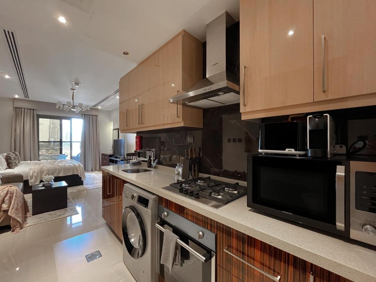 Daire Trophy - Sky High Haven Dubai