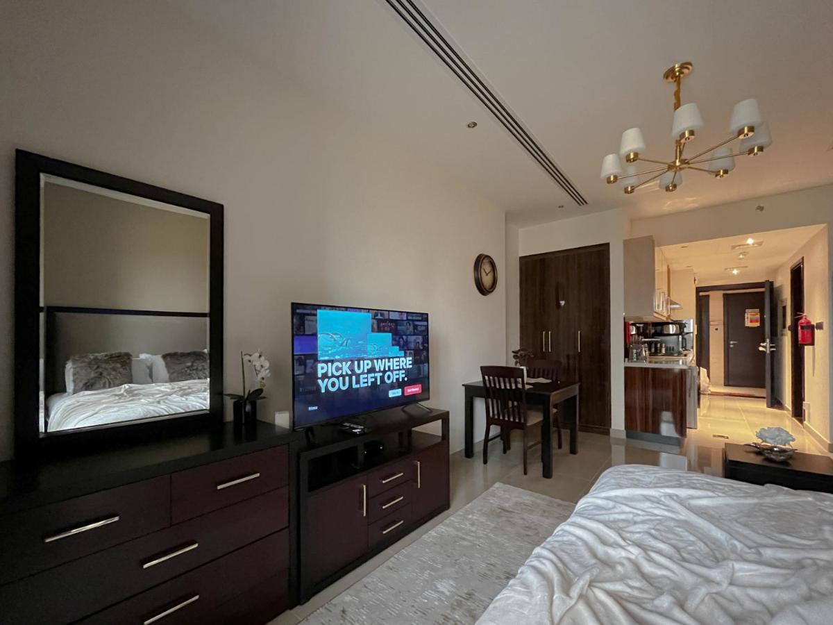 Trophy - Sky High Haven Dubai