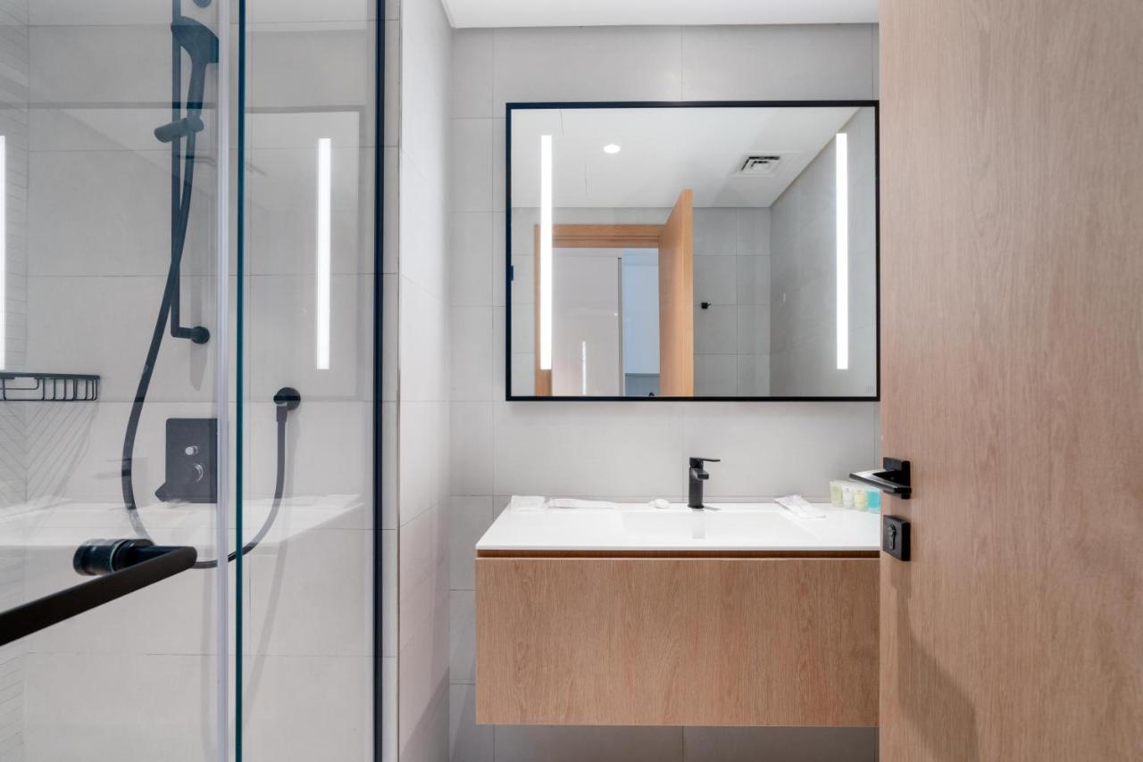 Marquise Square Studio For 4 Guests Pool Gym By Globalstay *