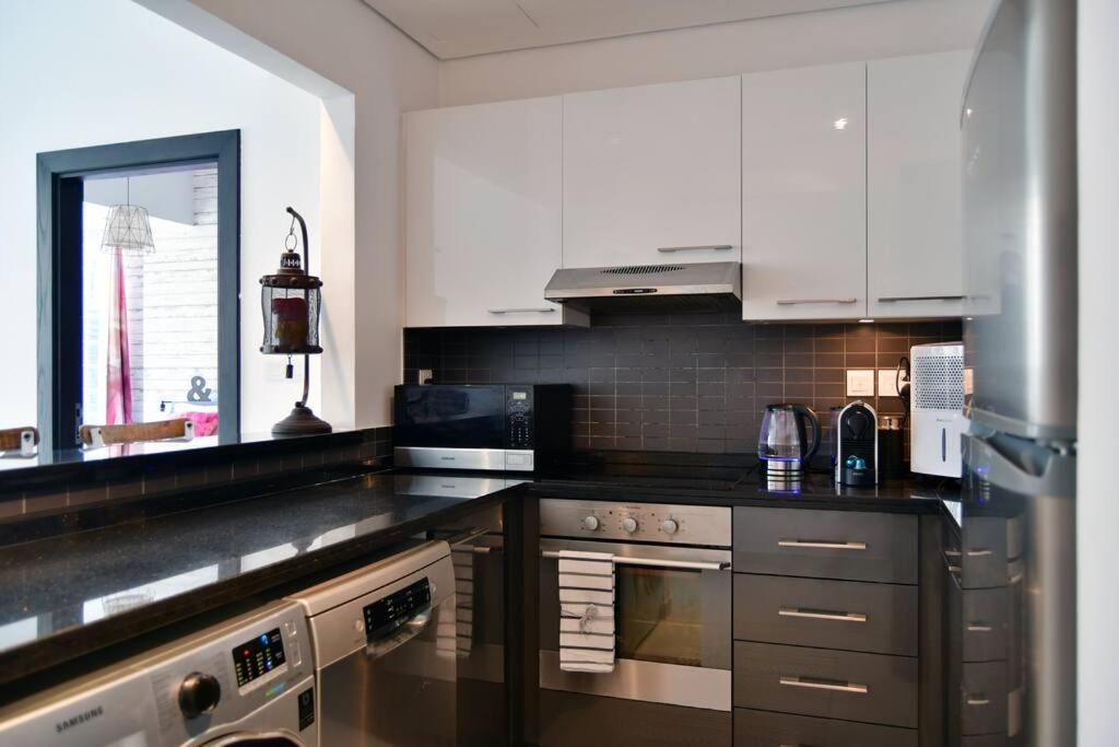 Stylish 1-br Marina View Apt In Silverene Tower Dubai