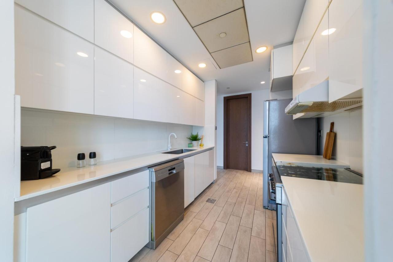 Apartment Eden's Homes & - Millennium Atria Residences *