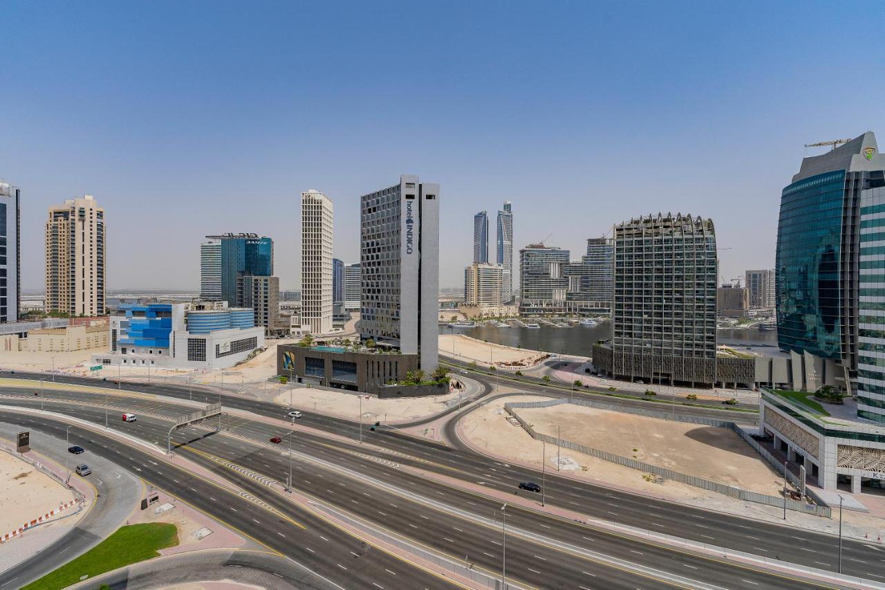 Monty Holiday - Charming With Canal View Near Mall Apartment