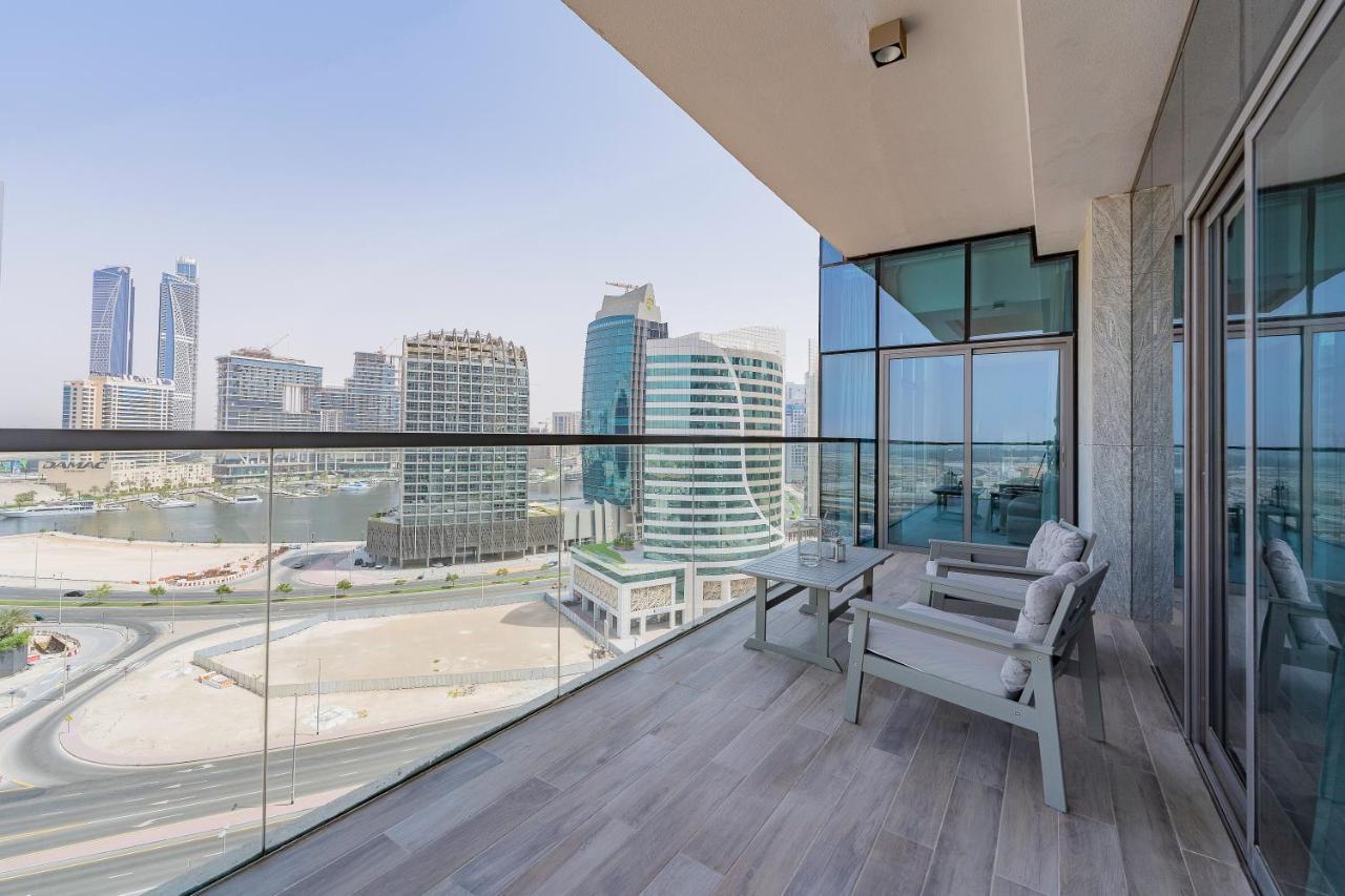 Monty Holiday - Charming With Canal View Near Mall Apartment *