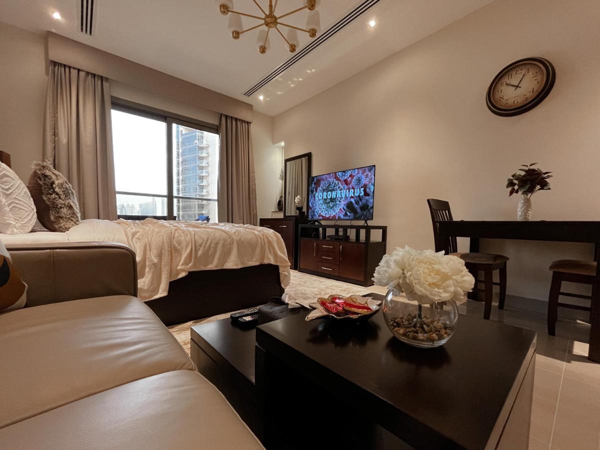 Trophy - Sky High Haven Daire *