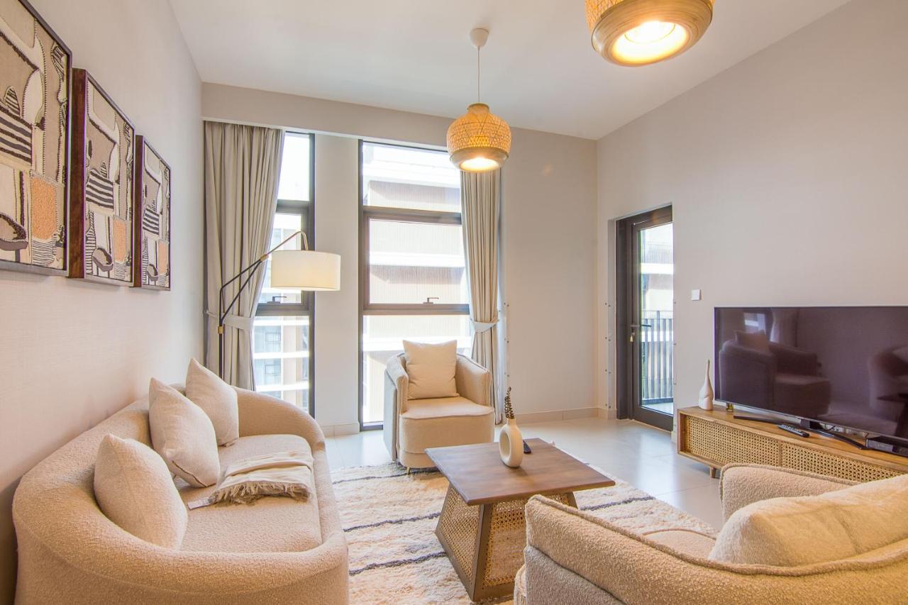Brand New 1 Bedroom Hills 601 Apartment *