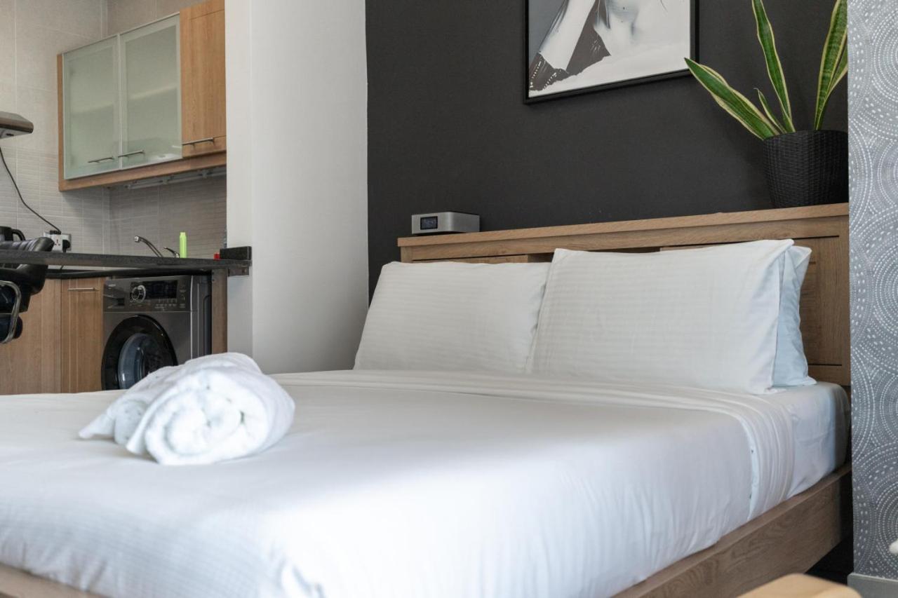 Cozy Studio In Marina - Special Offer * Dubai