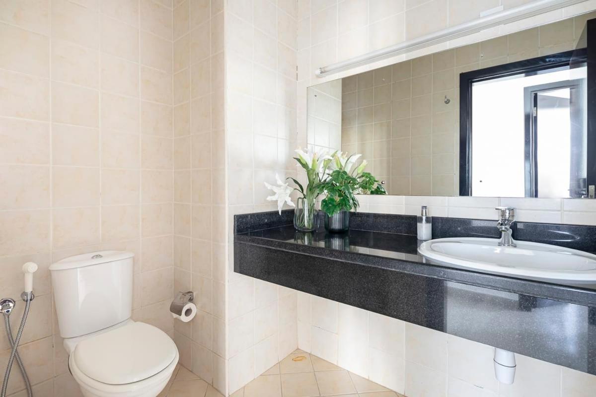 Frank Porter - Marina Wharf 1 Apartment *