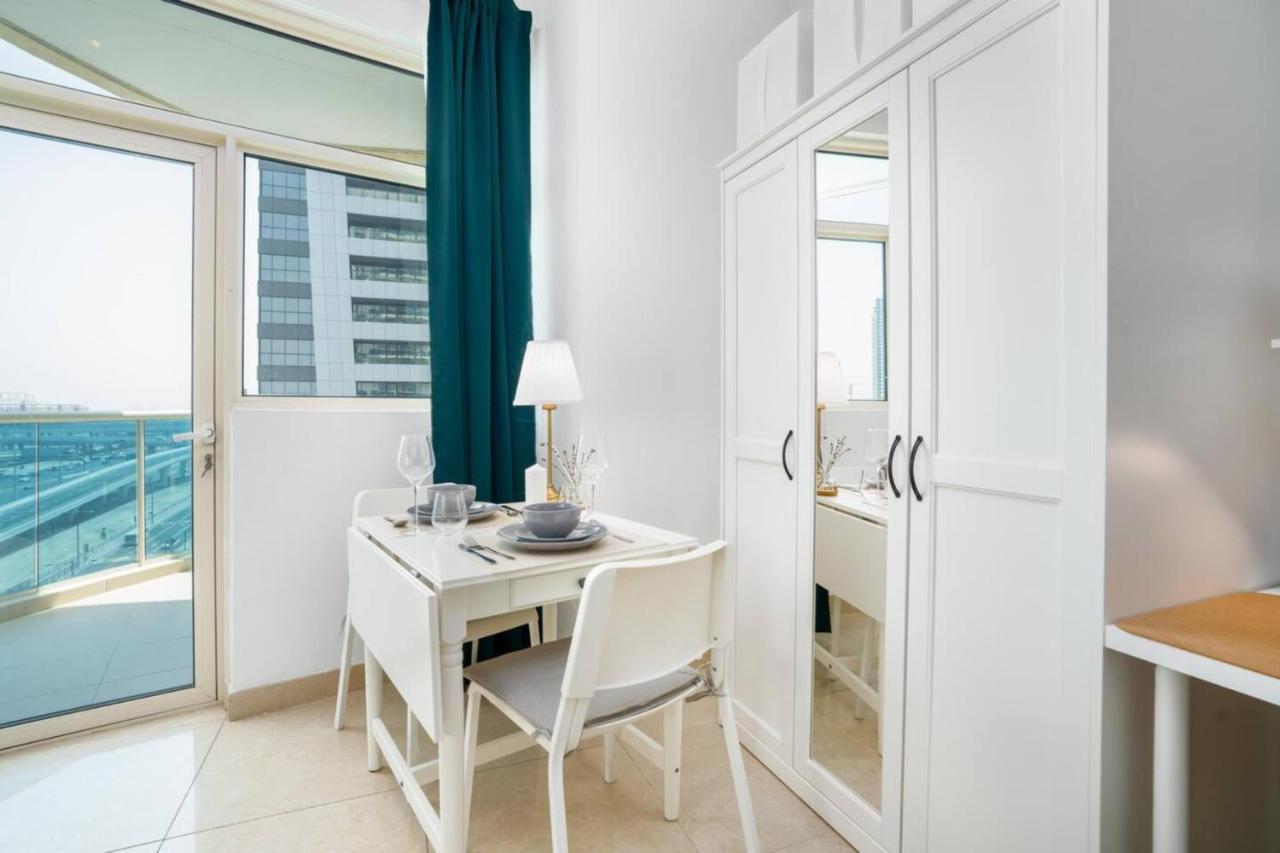 Chic In Yacht Bay Marina Apartment Dubai