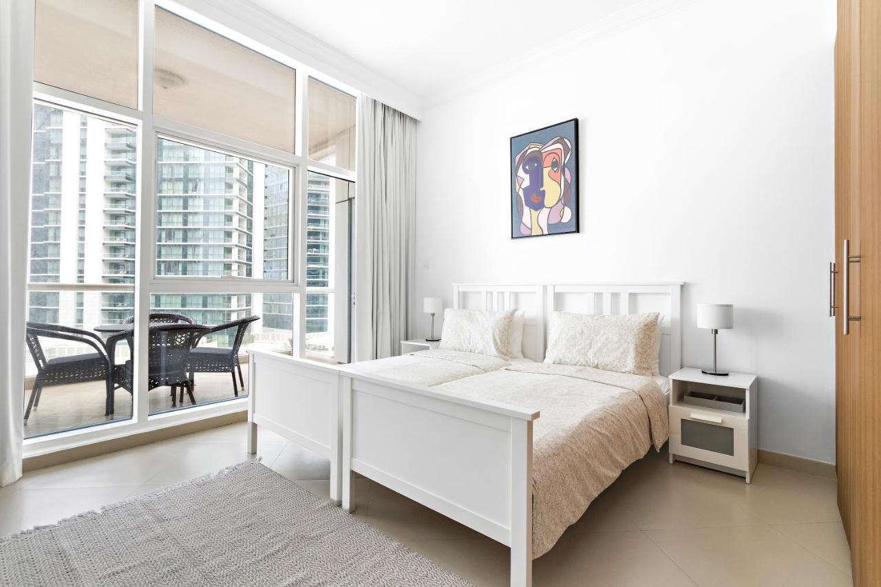 Apartment Beautiful Two Bedroom Apartment By Marina Promenade
