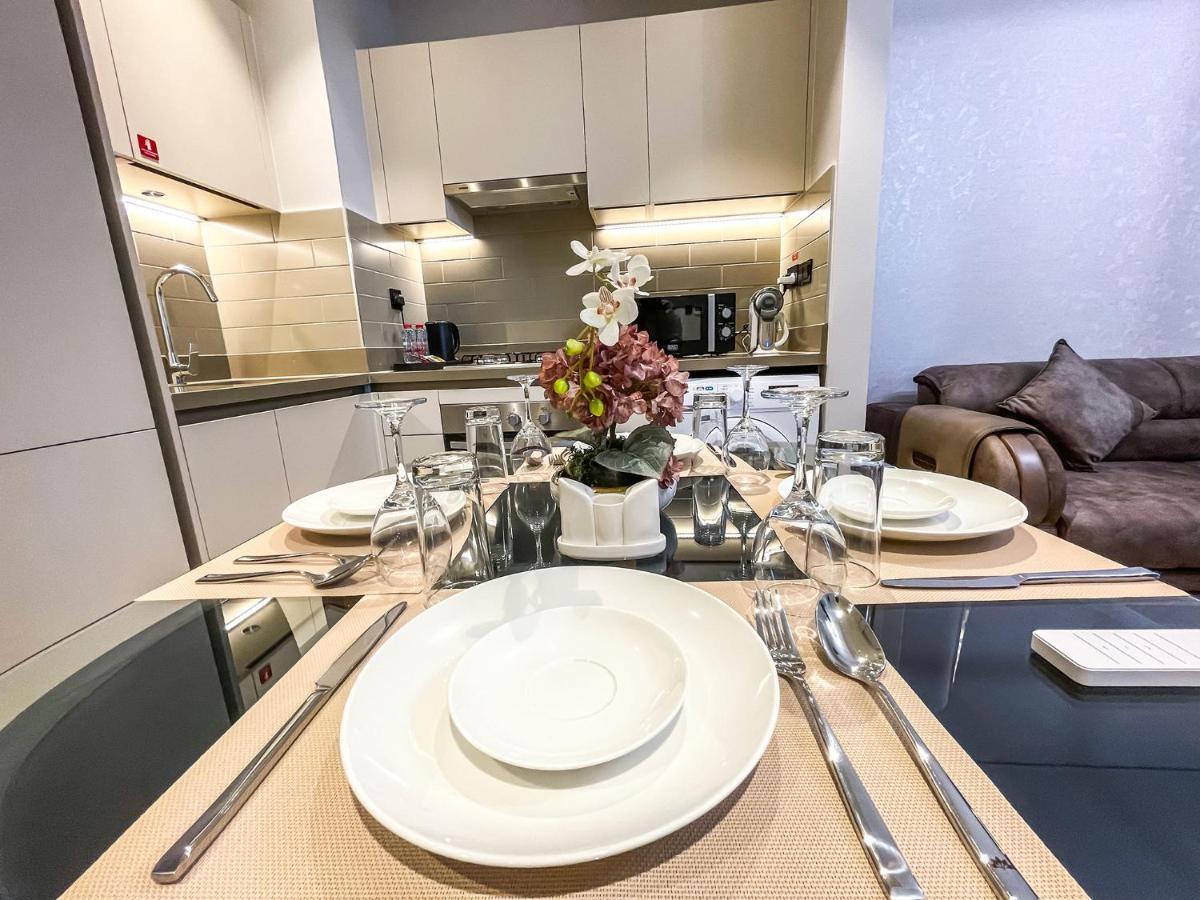 By Latinem Luxury 1br Cv A207 Near Burj Khalifa Daire