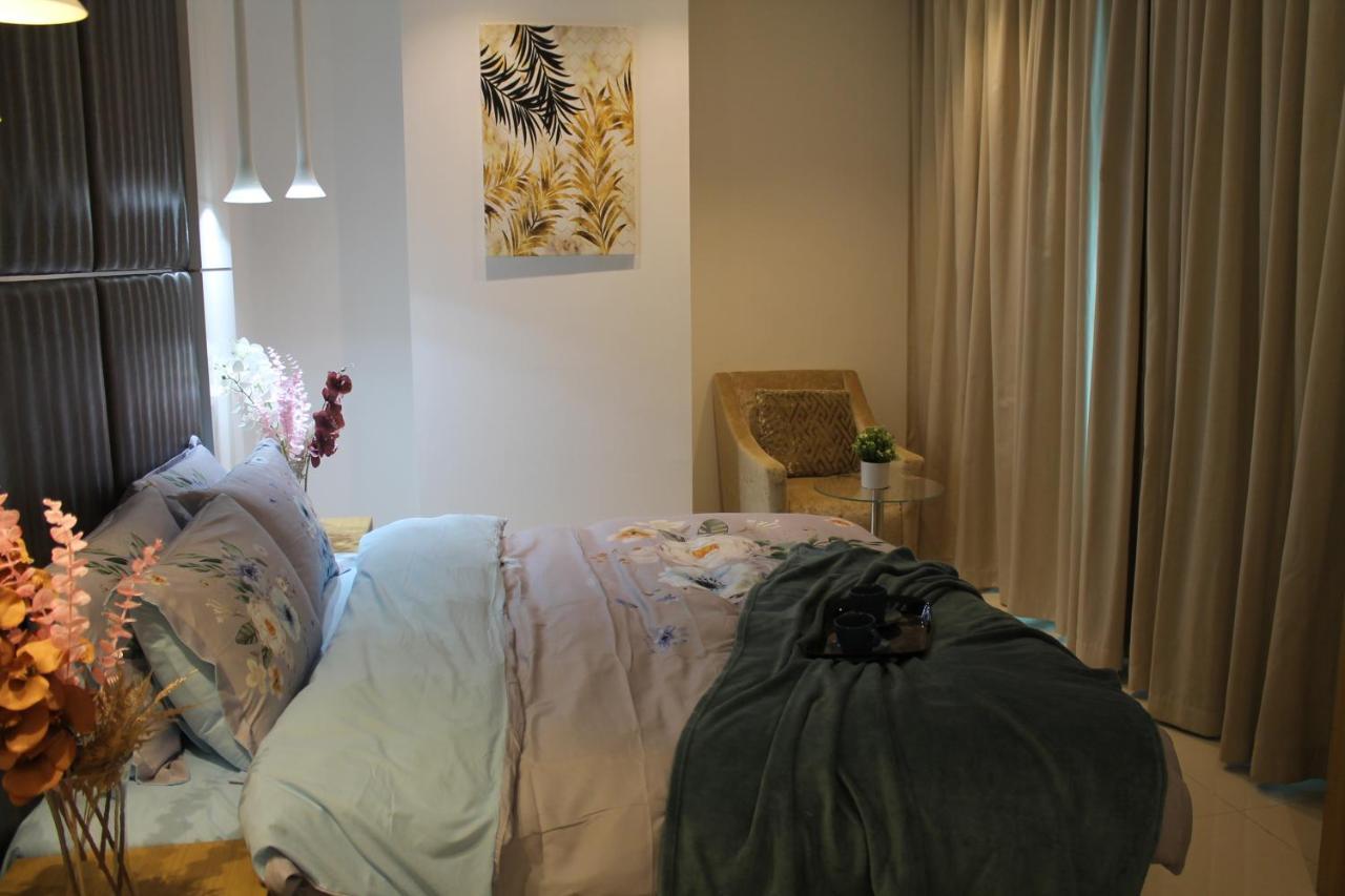 Spacious One Bedroom Close To Burj Khalifa, Mall In Business Bay Apartment *