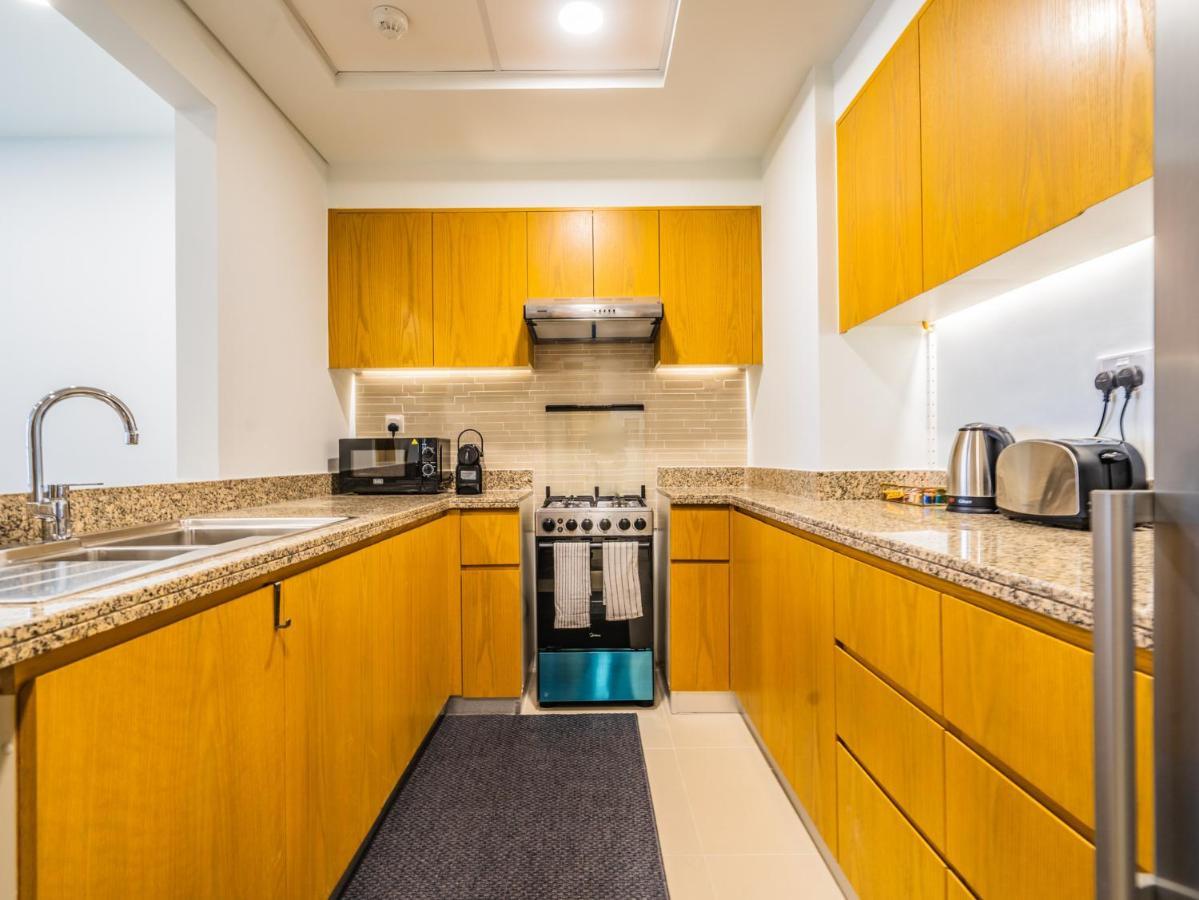 Apartment Monty Holiday - Incredible Burj Khalifa View From This Vibrant Apt Dubai