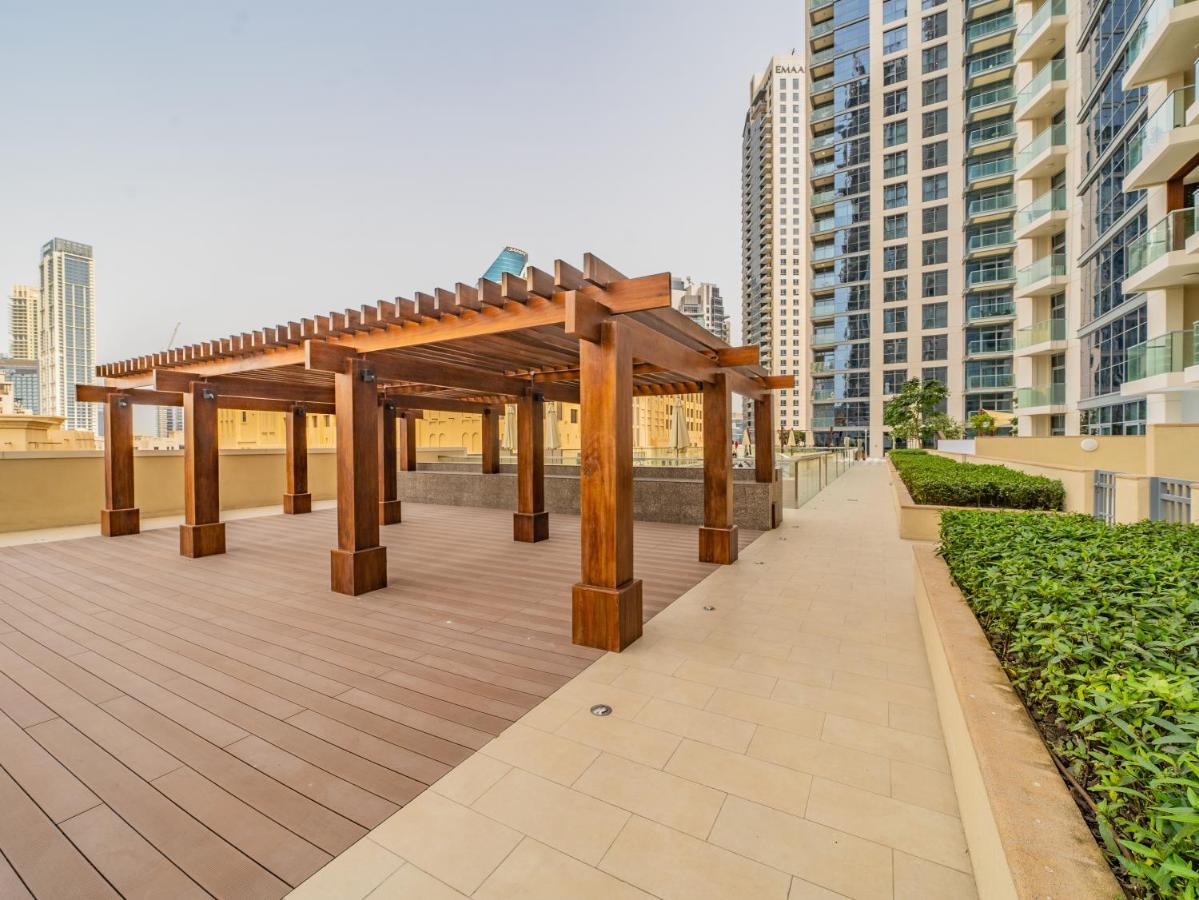 Apartment Monty Holiday - Incredible Burj Khalifa View From This Vibrant Apt *