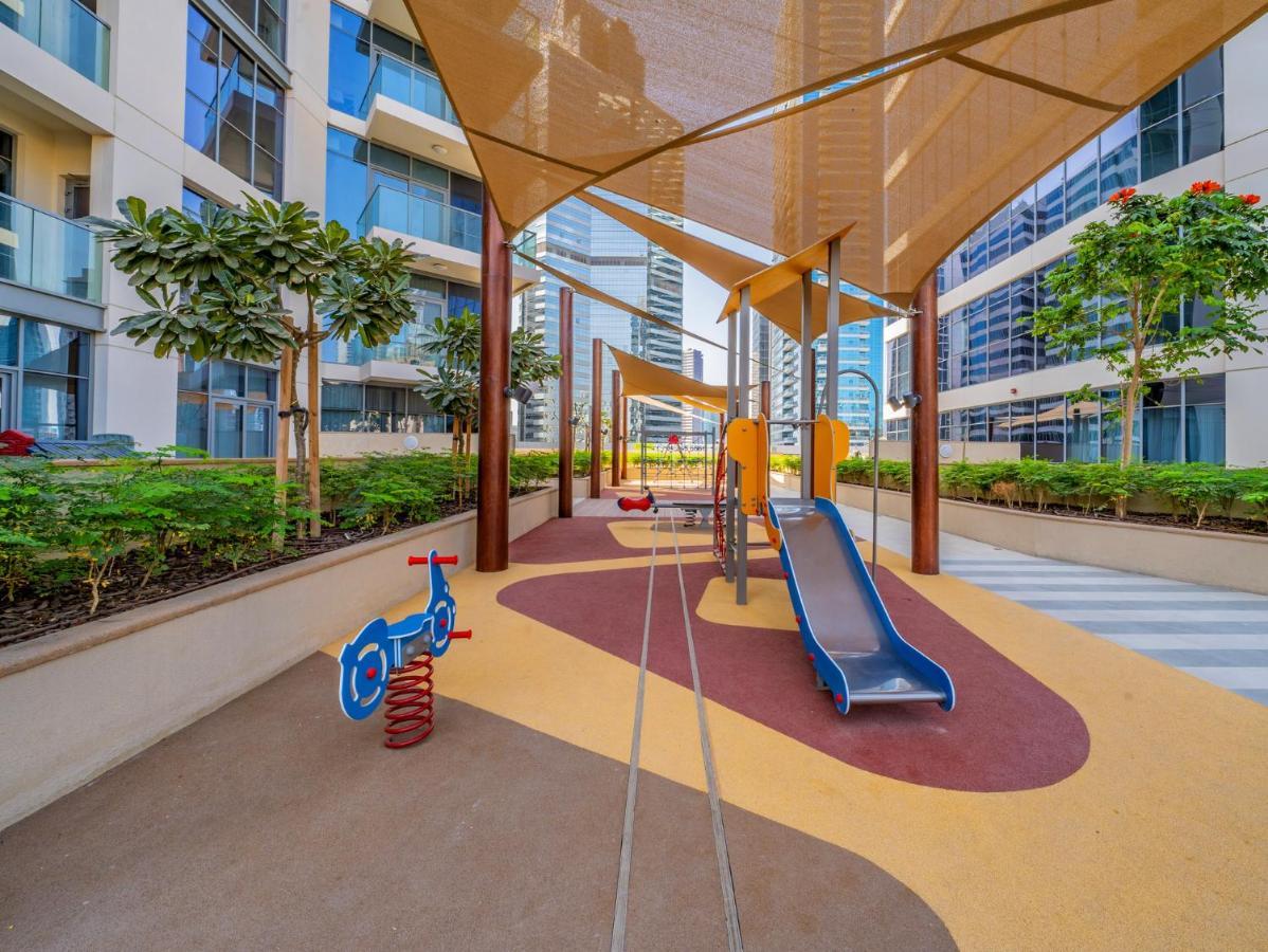 Apartment Spacious Art Deco With Burj & Canal Views Dubai