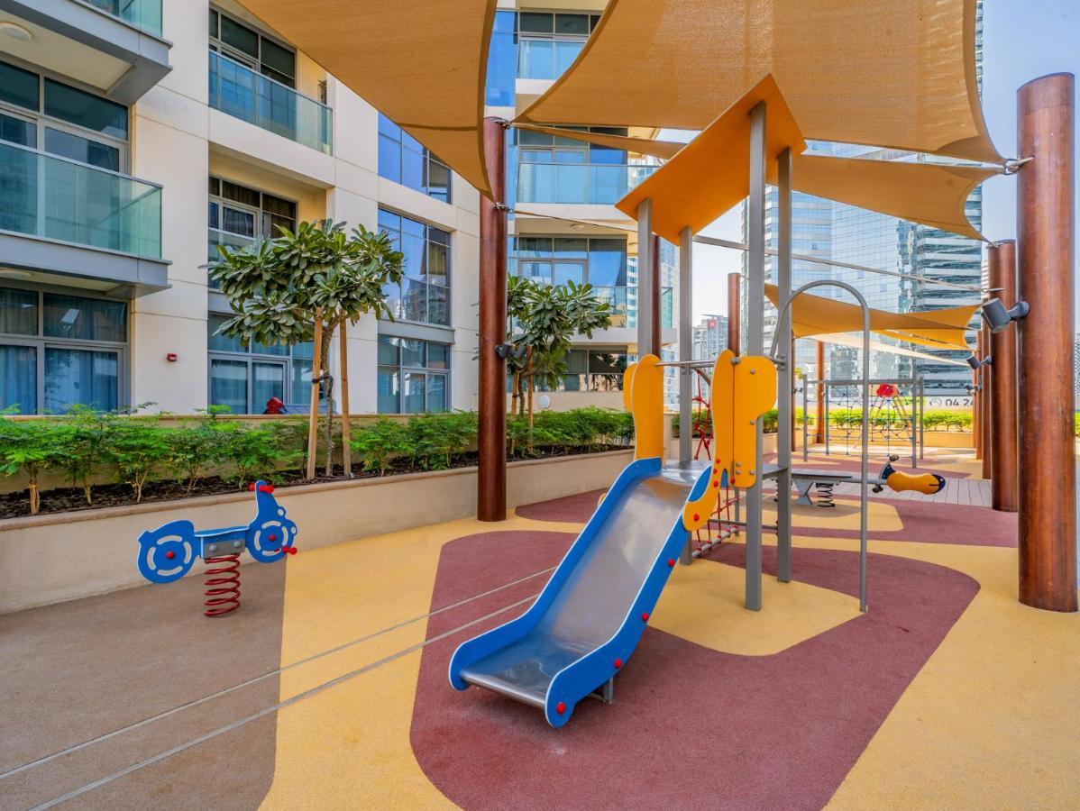 Spacious Art Deco With Burj & Canal Views Apartment Dubai