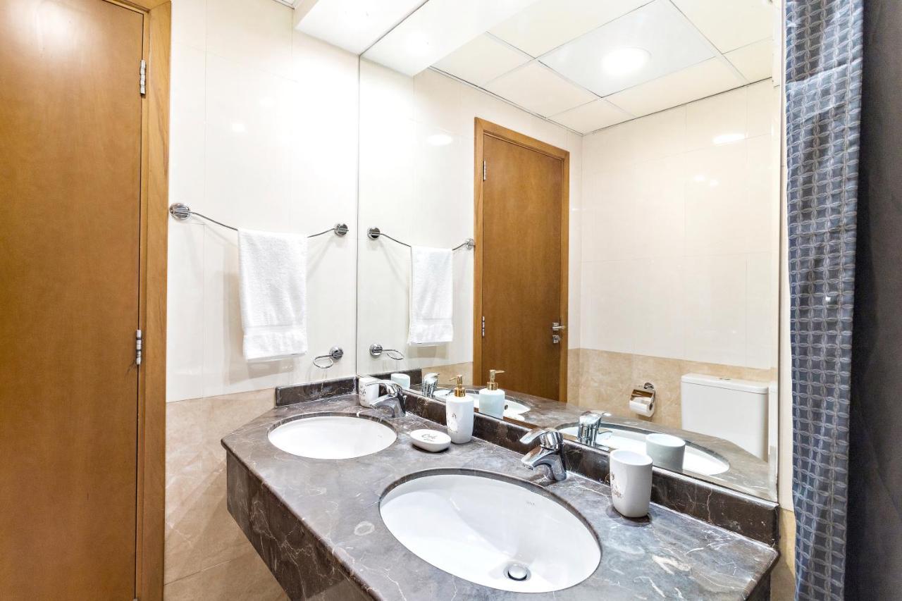 Apartment Beautiful Two Bedroom Apartment By Marina Promenade *