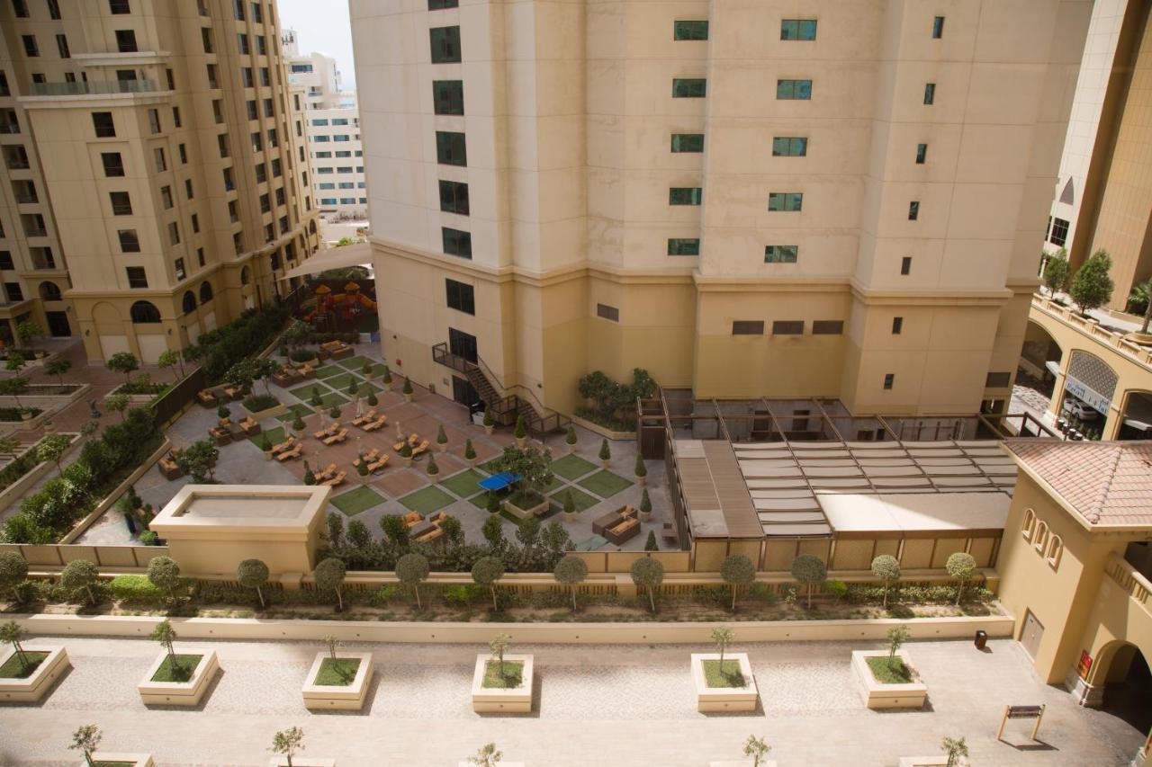 Higuests - Charming In Jbr With Balcony By The Apartment *