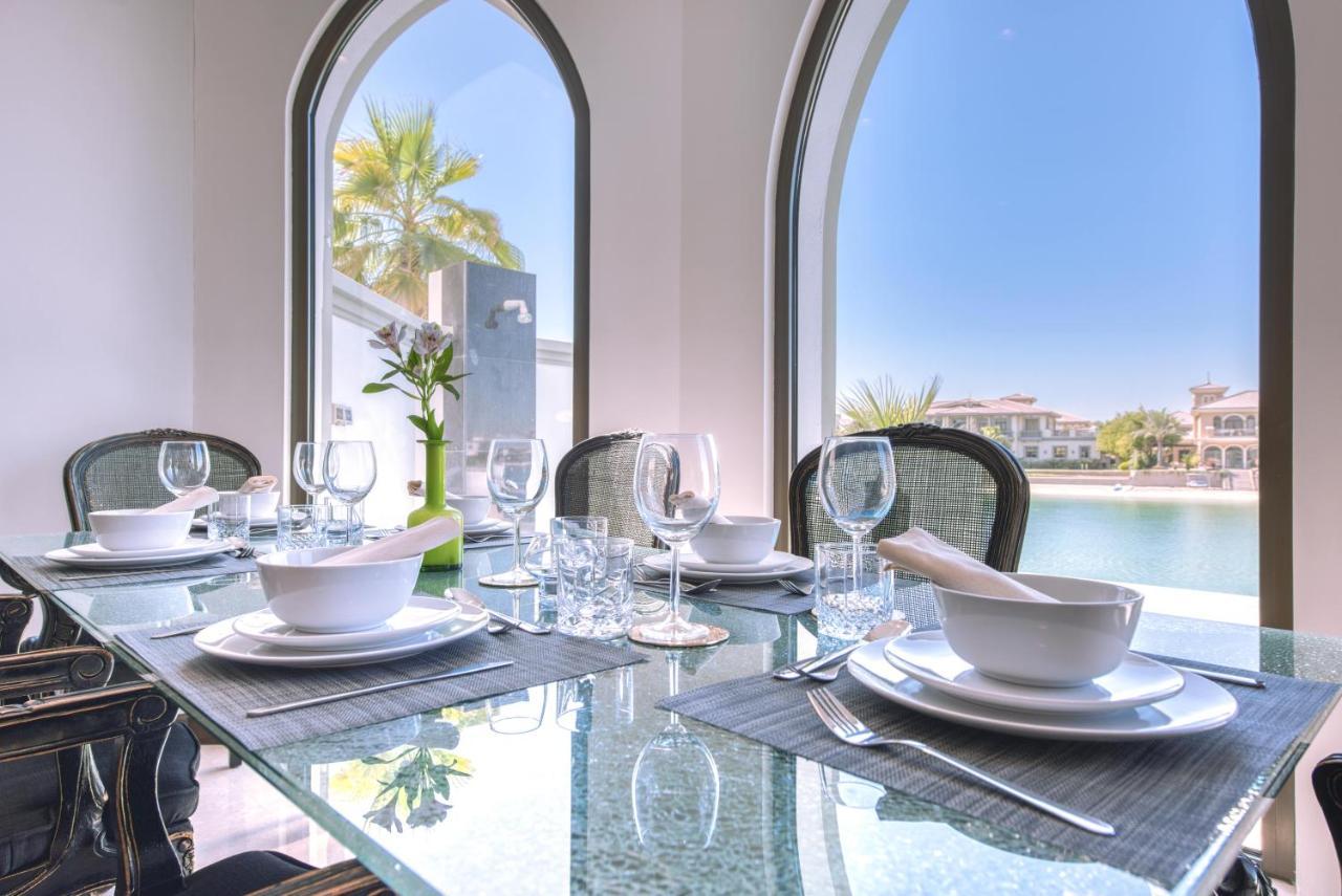 Villa Maison Privee - Glamourous Beachfront On The Palm With Pool Dubai