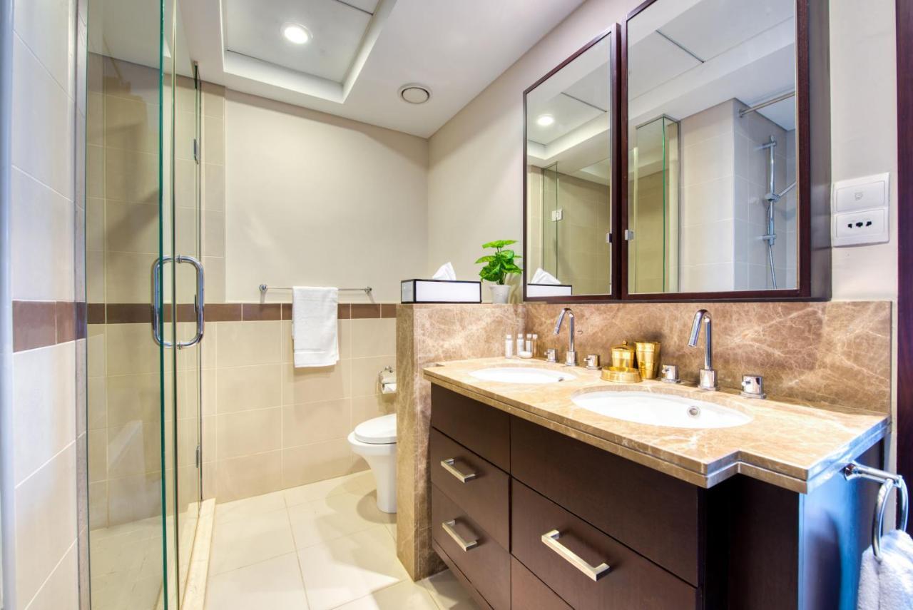 Apartamento Maison Privee - Radiant Urban Retreat With Iconic Burj Khalifa Vws Dubai