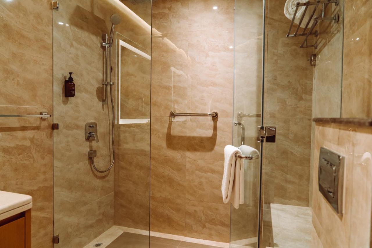 He Aparthotel Dubai