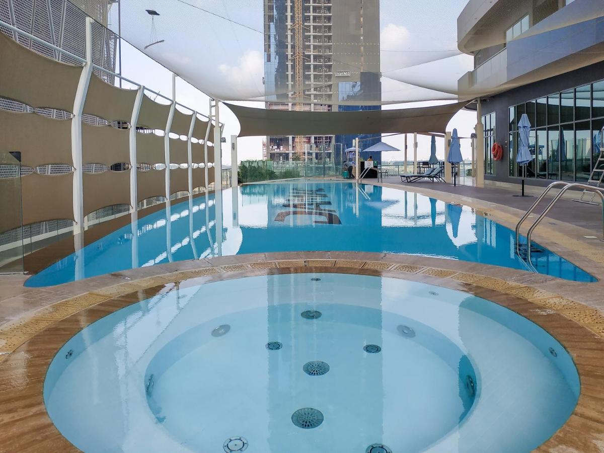 Maison Privee - Luxury Urban Retreat With Burj Khalifa Views Daire *