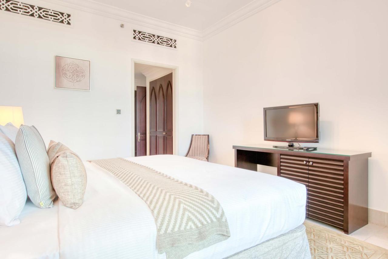 Maison Privee - Opulent Apt Beside Mall W Burj Khalifa Views *