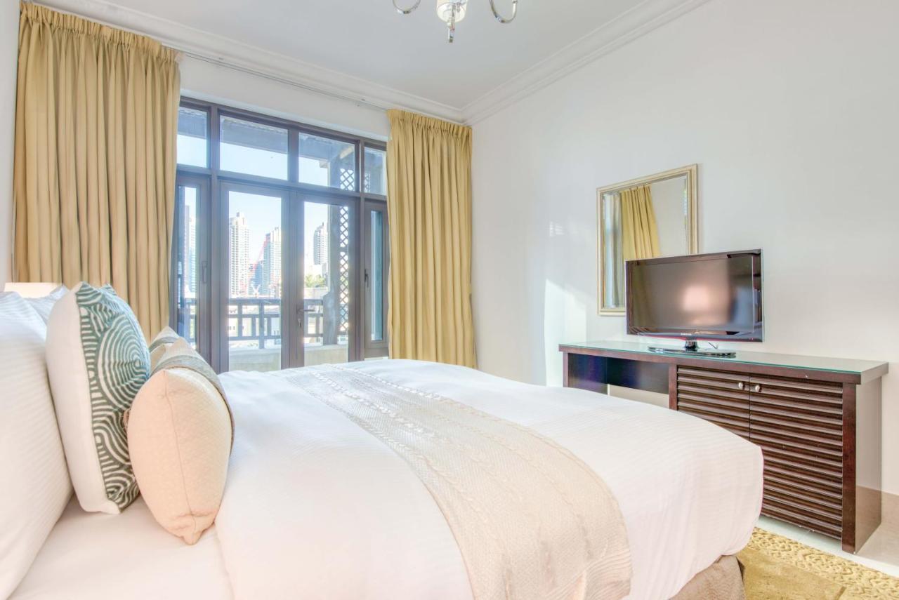 Maison Privee - Opulent Apt Beside Mall W Burj Khalifa Views Dubai