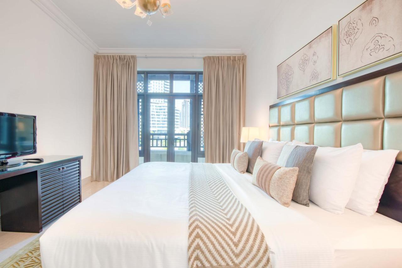 Maison Privee - Opulent Apt Beside Mall W Burj Khalifa Views * Dubai
