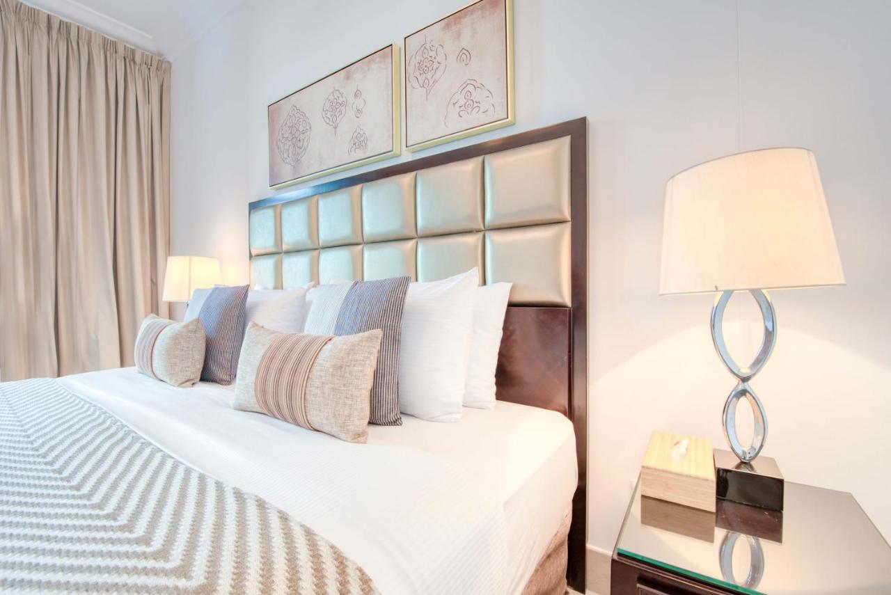 Maison Privee - Opulent Apt Beside Mall W Burj Khalifa Views