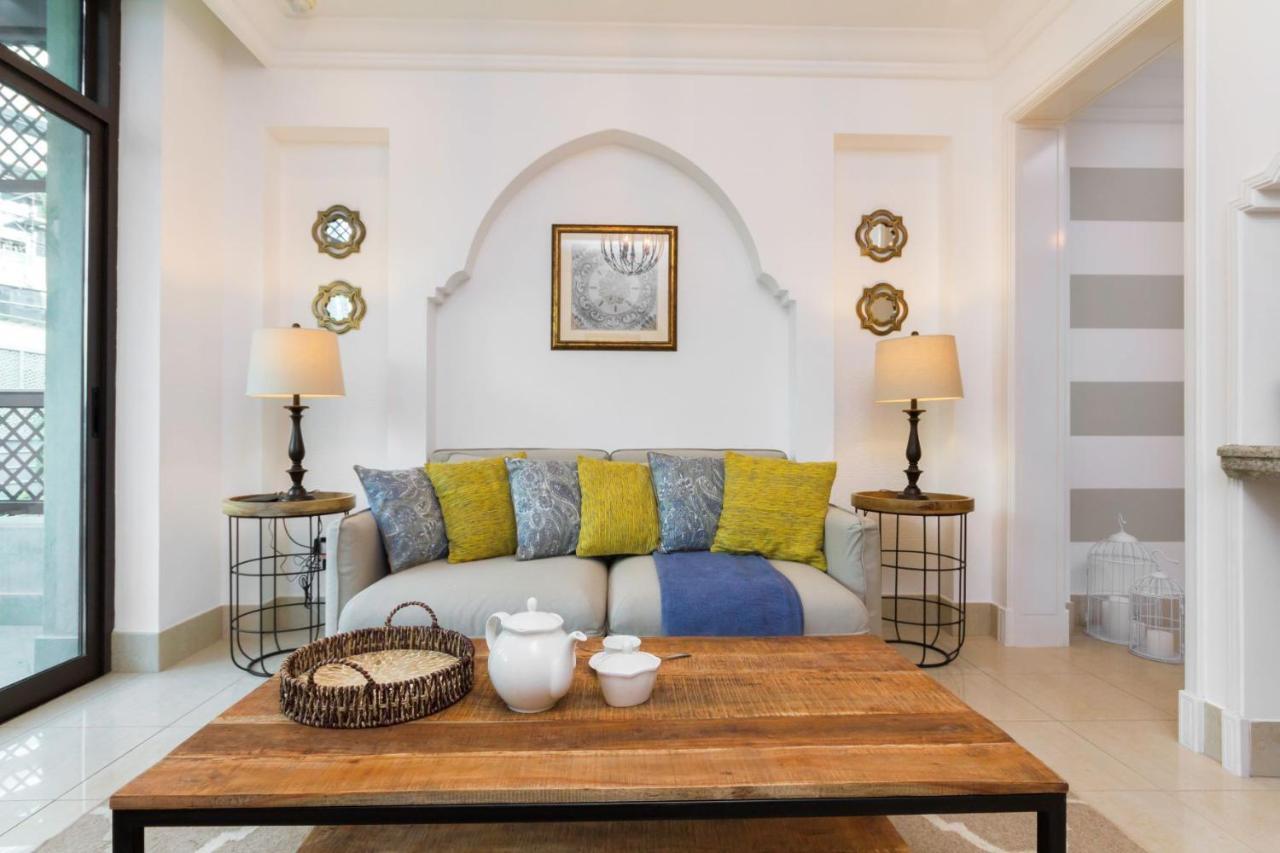 Souk Al Bahar Al Tajer, Burj Khalifa - Mint Apartment
