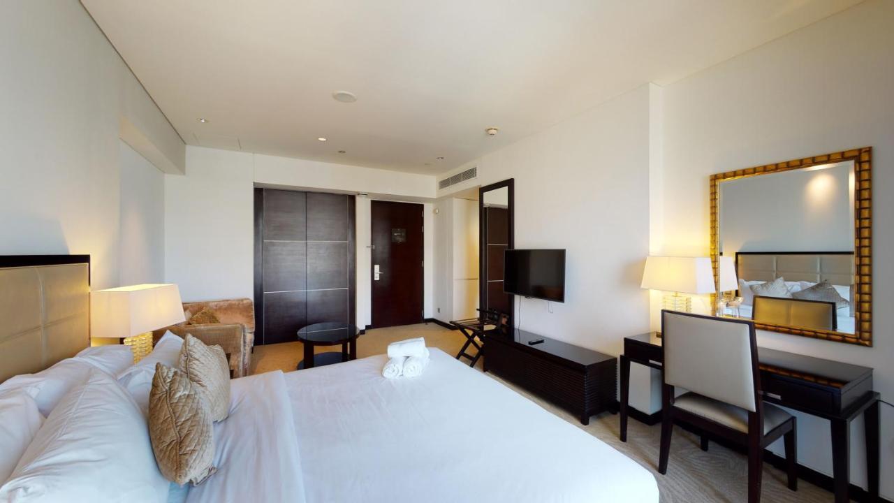 Key View - Emaar Residences, Marina Mall Dubai