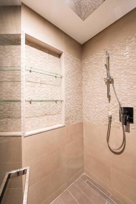 Apartment Mesmerizing 1br Full Marina View At Marina Gate *