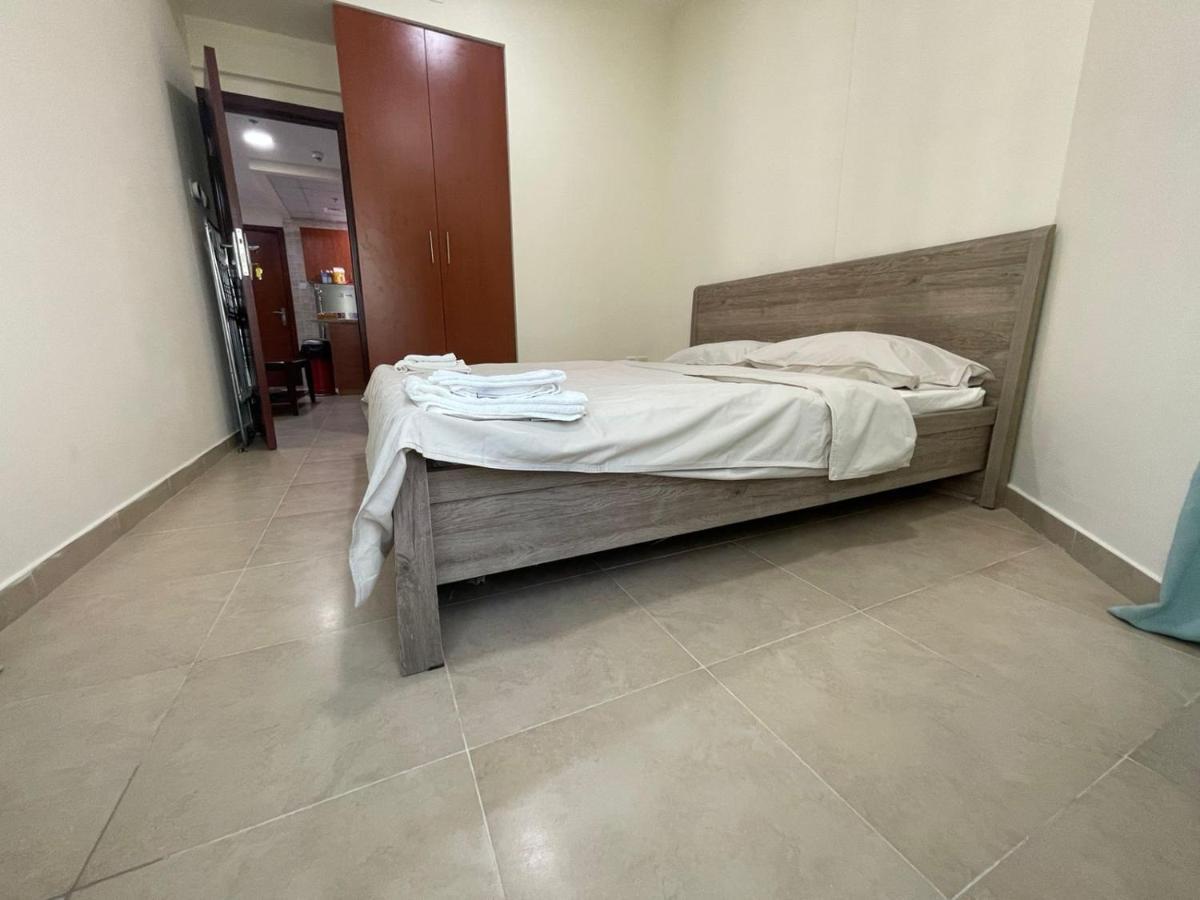 Apartment Near Metrocozy & Comfy 1br In Jlt