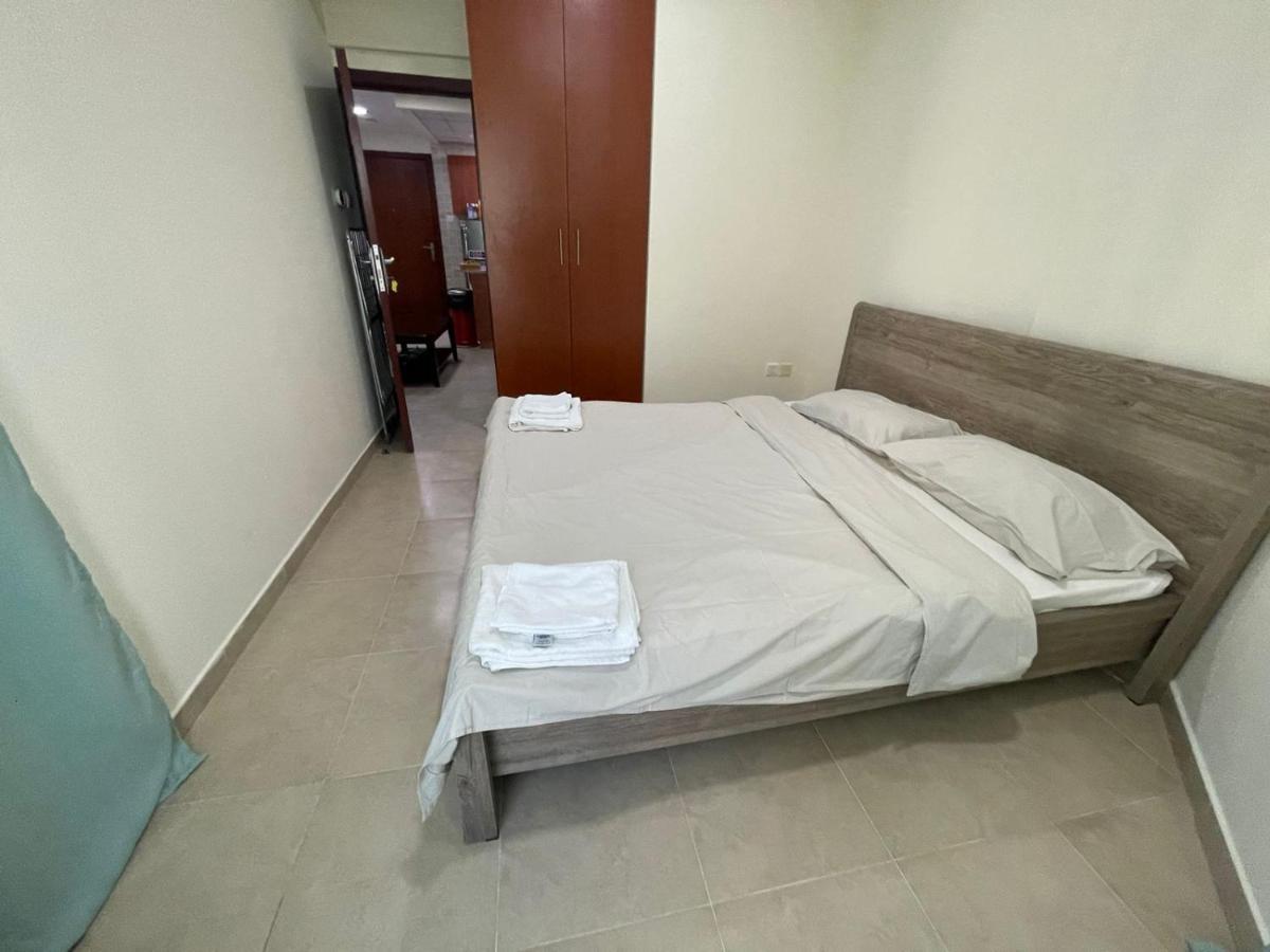 Apartment Near Metrocozy & Comfy 1br In Jlt *