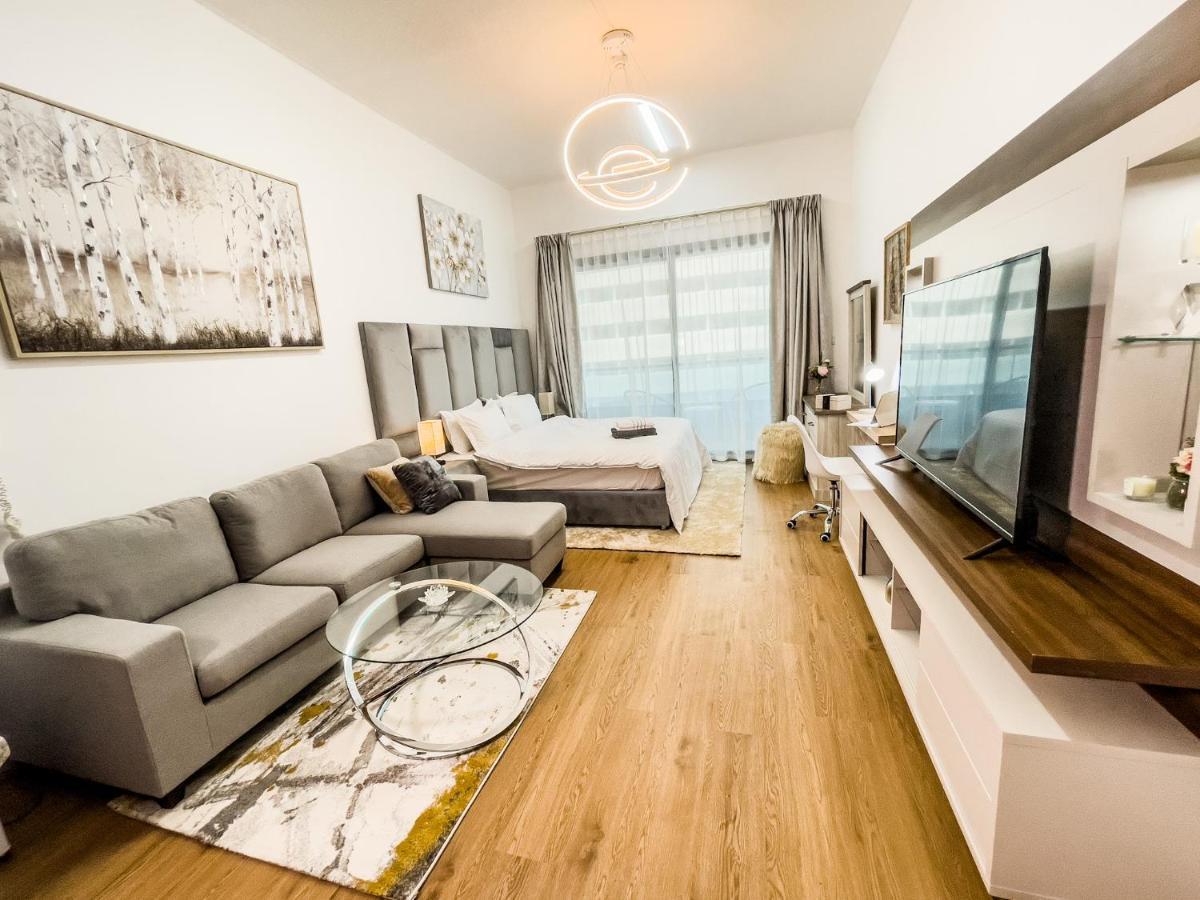 Luxury Close To Jbr Beach&yacht Club&metro-available Airport Shuttle Dubai
