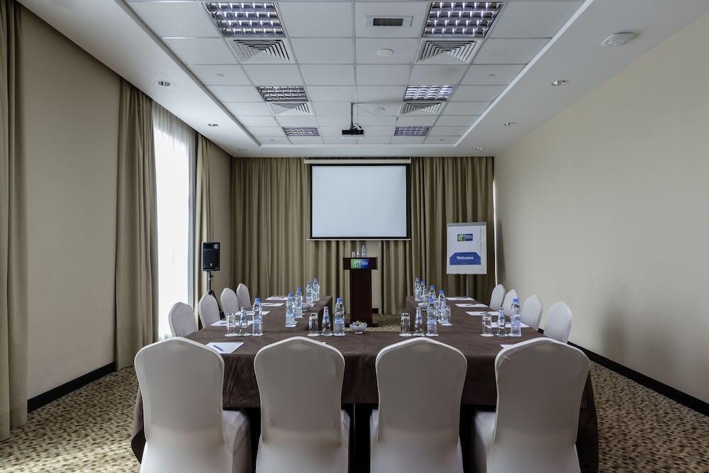 Express Dubai, Jumeirah By Ihg