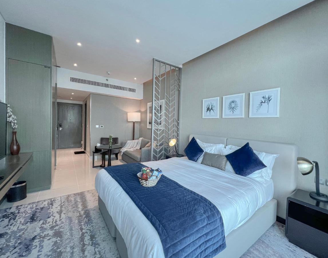 5-star Luxury Studio Near Burj Khalifa With Amazing Canal & View! * Dubai