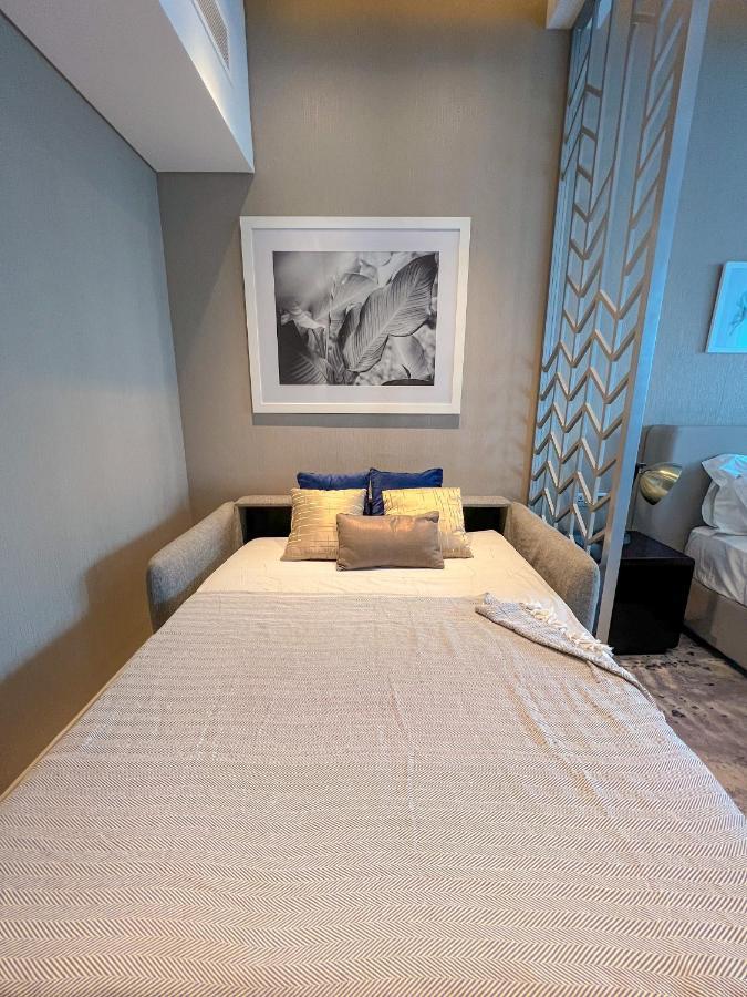 Apartment 5-star Luxury Studio Near Burj Khalifa With Amazing Canal & View! Dubai