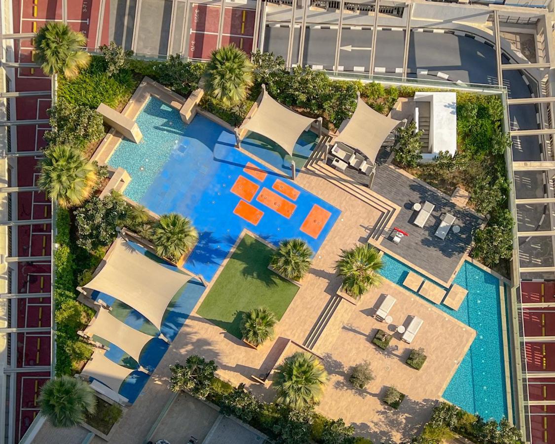 5-star Luxury Studio Near Burj Khalifa With Amazing Canal & View! * Dubai