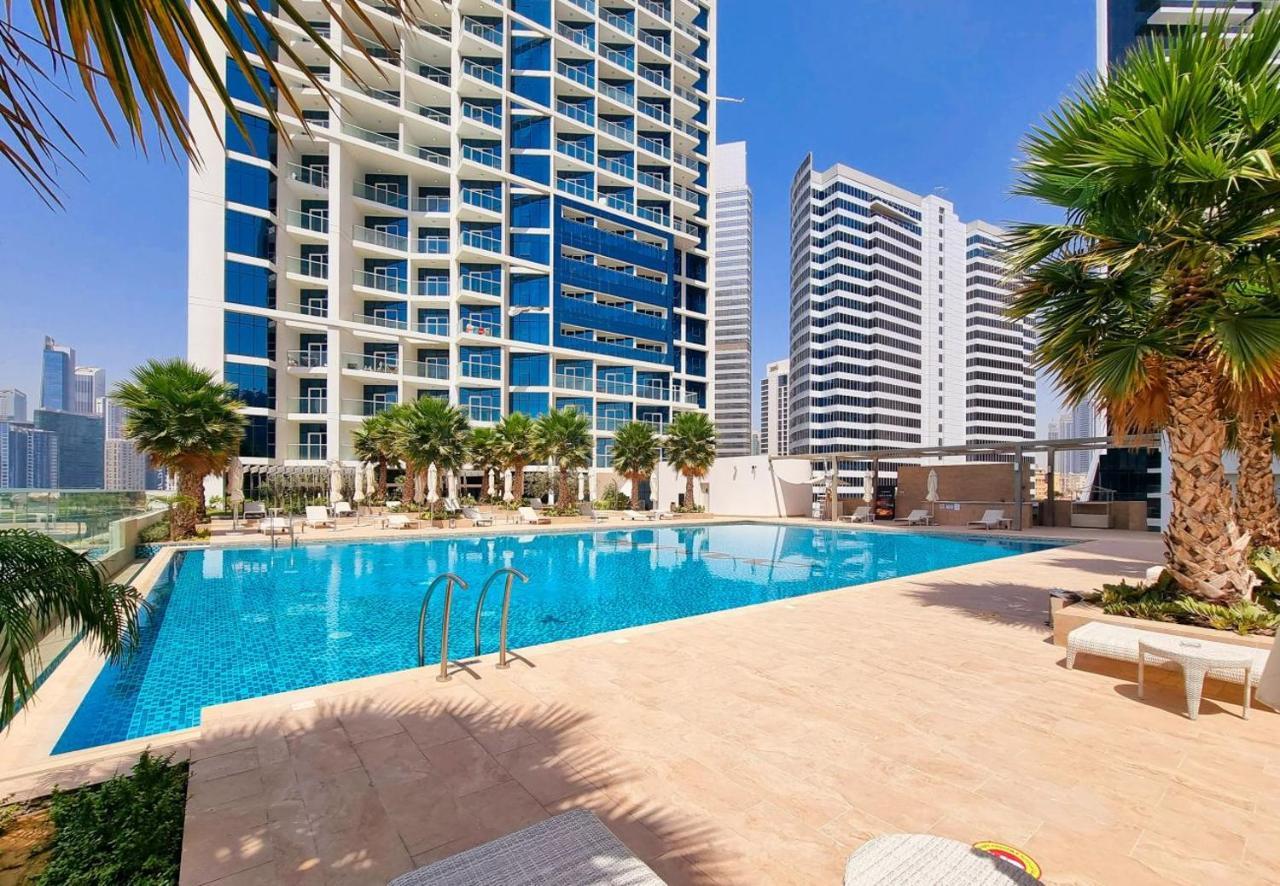 Apartment 5-star Luxury Studio Near Burj Khalifa With Amazing Canal & View! Dubai