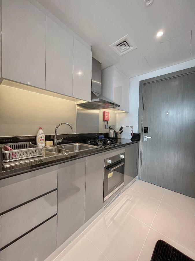 5-star Luxury Studio Near Burj Khalifa With Amazing Canal & View! Dubai