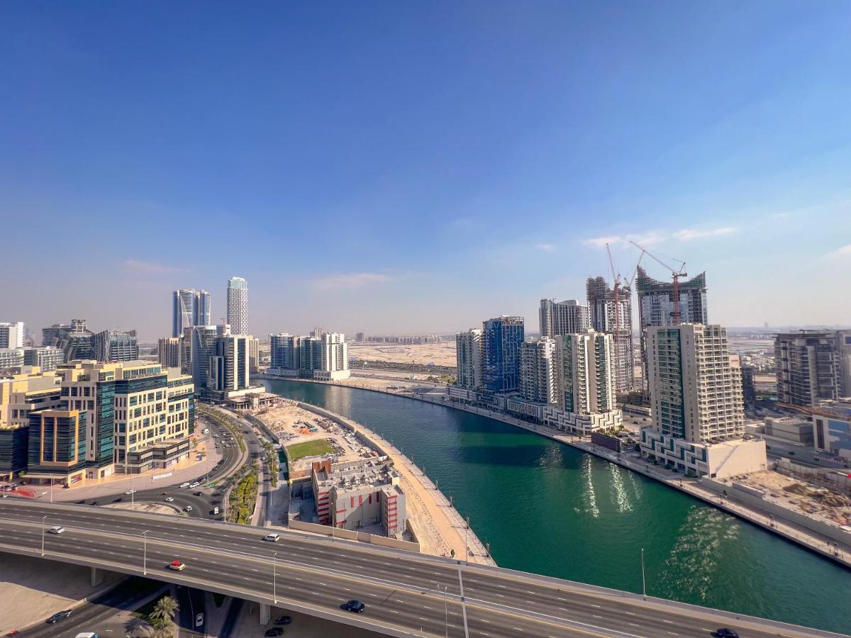 Apartment 5-star Luxury Studio Near Burj Khalifa With Amazing Canal & View!