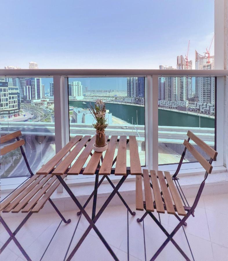 Apartment 5-star Luxury Studio Near Burj Khalifa With Amazing Canal & View! *