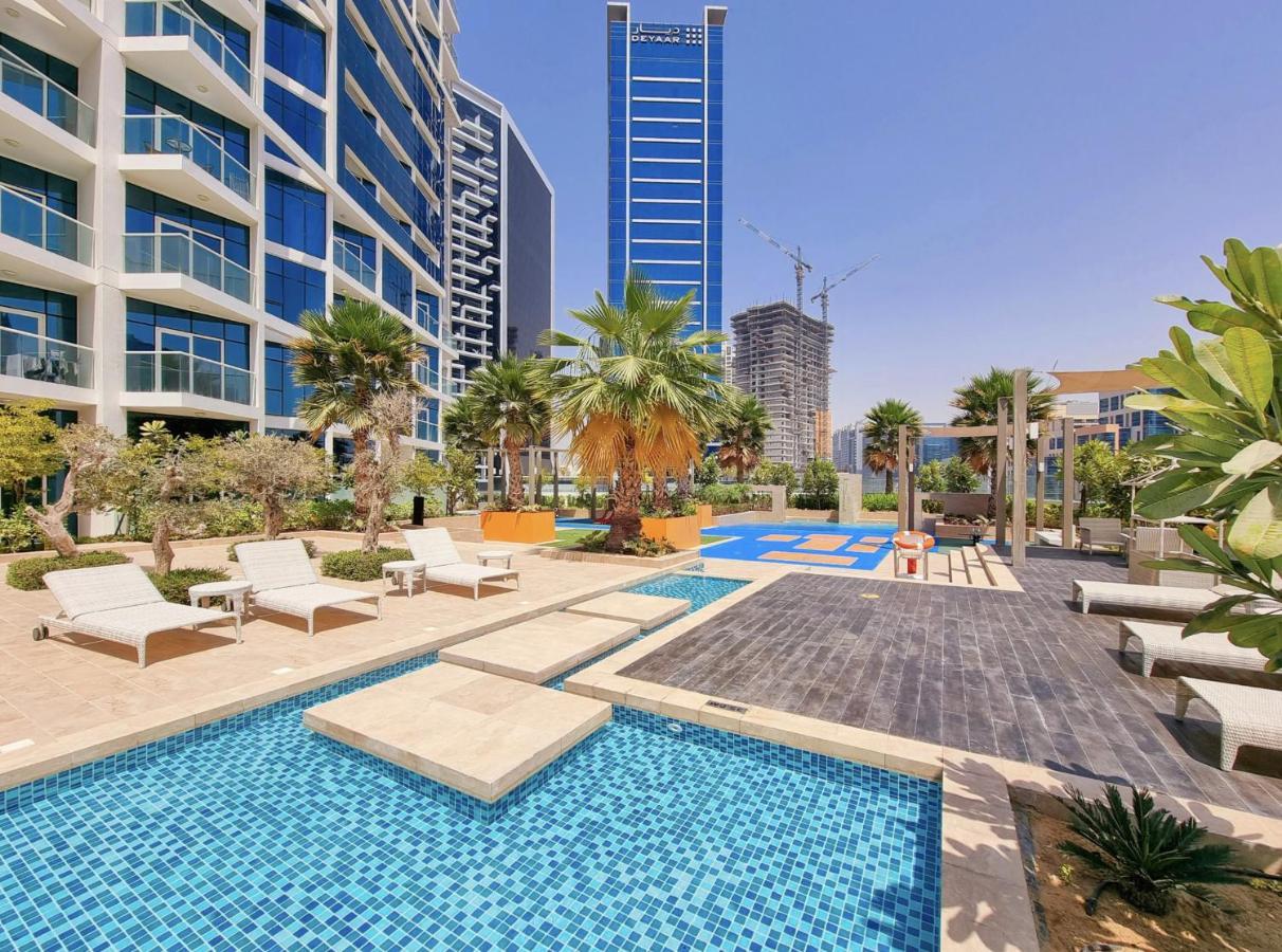Apartment 5-star Luxury Studio Near Burj Khalifa With Amazing Canal & View! *